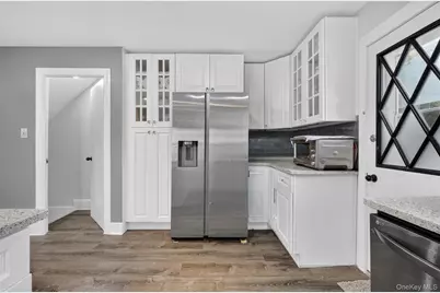 26 Van Nostrand Court, Little Neck, NY 11362 - Photo 13