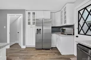 26 Van Nostrand Ct, Little Neck, NY 11362 - Photo 13