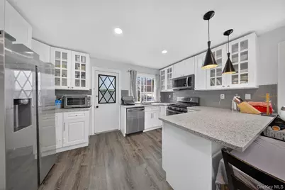 26 Van Nostrand Court, Little Neck, NY 11362 - Photo 11