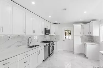 260 W 24th Street, Deer Park, NY 11729 - Photo 7