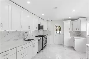260 W 24th St, Deer Park, NY 11729 - Photo 7