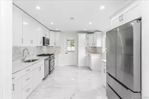 260 W 24th St, Deer Park, NY 11729 - Photo 11