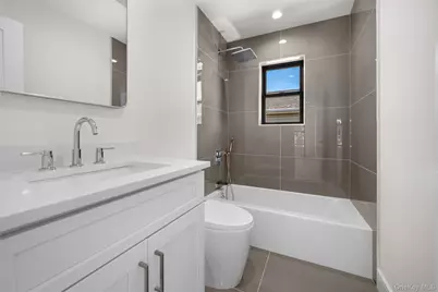 97 Broadmoor Lane, Westbury, NY 11590 - Photo 19