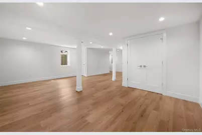 97 Broadmoor Lane, Westbury, NY 11590 - Photo 29