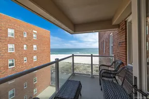 370 W Broadway, Long Beach, NY 11561 - Photo 15
