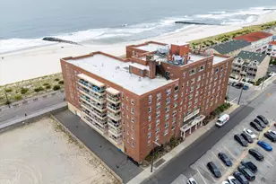 370 W Broadway, Long Beach, NY 11561 - Photo 25