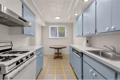 153-36 Booth Memorial Avenue, Flushing, NY 11355 - Photo 9