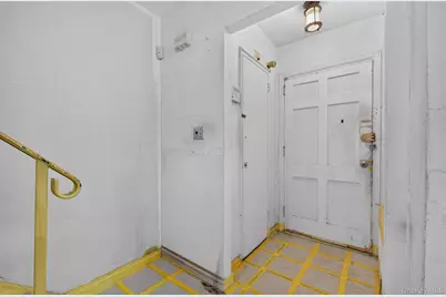 153-36 Booth Memorial Avenue, Flushing, NY 11355 - Photo 3