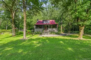231 Rombout Rd, Pleasant Valley, NY 12569 - Photo 3