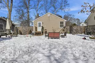 36 Woodlawn Ave, Selden, NY 11784 - Photo 13