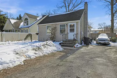 36 Woodlawn Avenue, Selden, NY 11784 - Photo 15
