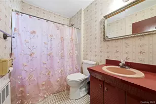 10 Shirley Ln, West Babylon, NY 11704 - Photo 19