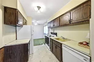 10 Shirley Ln, West Babylon, NY 11704 - Photo 11