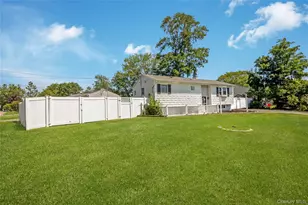 2401 Wave Ave, Medford, NY 11763 - Photo 3