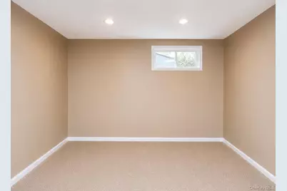 2401 Wave Avenue, Medford, NY 11763 - Photo 17