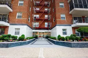 66-15 Thornton Pl, Rego Park, NY 11374 - Photo 17