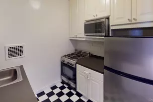 66-15 Thornton Pl, Rego Park, NY 11374 - Photo 7