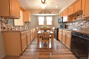 4 Huck Finn Ln, Shoreham, NY 11786 - Photo 19