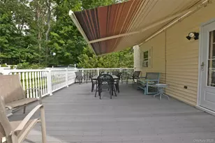 4 Huck Finn Ln, Shoreham, NY 11786 - Photo 29