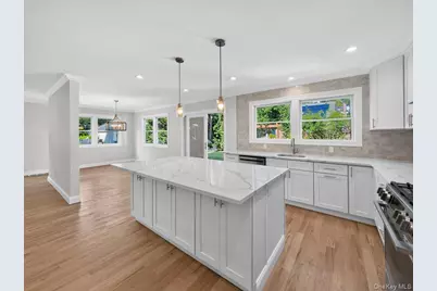 5 Elm Avenue, Floral Park, NY 11001 - Photo 9