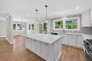 5 Elm Ave, Floral Park, NY 11001 - Photo 9