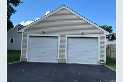 45 Avenue A #A, Port Washington, NY 11050 - Photo 23