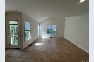 45 Avenue A #A, Port Washington, NY 11050 - Photo 7
