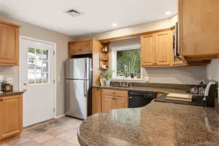 301 Laurel Rd, Northport, NY 11768 - Photo 9