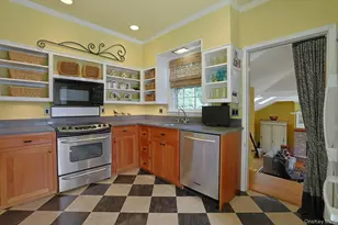 35 Grandview Ave, Pleasantville, NY 10570 - Photo 17