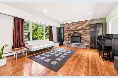 129 Jefferson Avenue, Saint James, NY 11780 - Photo 7