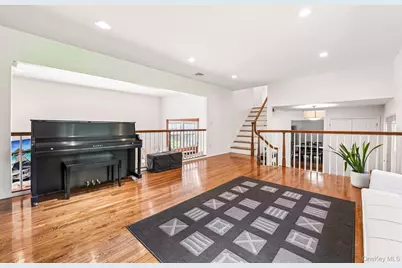 129 Jefferson Avenue, Saint James, NY 11780 - Photo 9