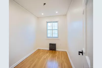 70-24 Utopia Parkway, Fresh Meadows, NY 11365 - Photo 9
