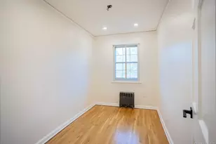 70-24 Utopia Pkwy, Fresh Meadows, NY 11365 - Photo 9