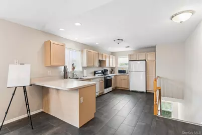 3002 Willow Pond Drive, Riverhead, NY 11901 - Photo 9