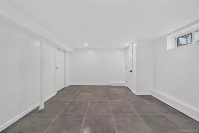 28 Roslyn Avenue, Selden, NY 11784 - Photo 21