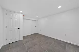 28 Roslyn Ave, Selden, NY 11784 - Photo 23