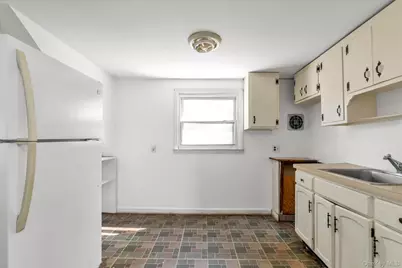 464 Stratford Road, West Hempstead, NY 11550 - Photo 17