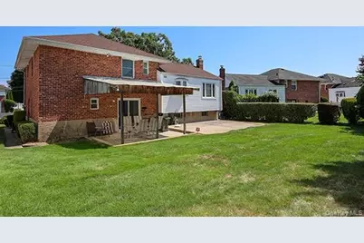 1102 Lawrence Road, Bellmore, NY 11710 - Photo 31
