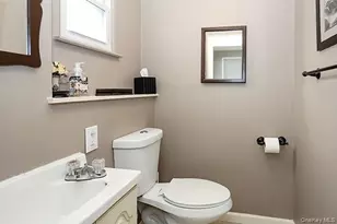 1102 Lawrence Rd, Bellmore, NY 11710 - Photo 27