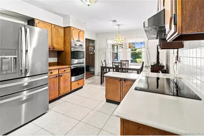 23 Wilmont Turn, Coram, NY 11727 - Photo 9