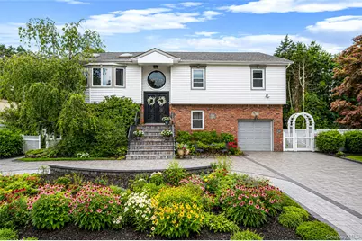 25 Kellogg Place, Huntington Station, NY 11746 - Photo 1