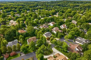 40 Bristol Dr, Manhasset, NY 11030 - Photo 35