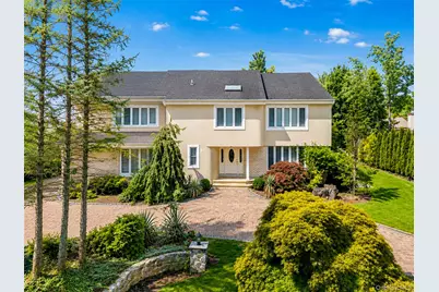 40 Bristol Drive, Manhasset, NY 11030 - Photo 3