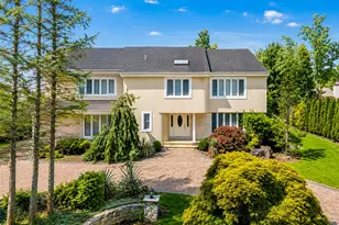 40 Bristol Dr, Manhasset, NY 11030 - Photo 3