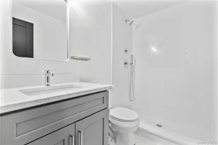 230 Trenchard St, Yonkers, NY 10704 - Photo 29