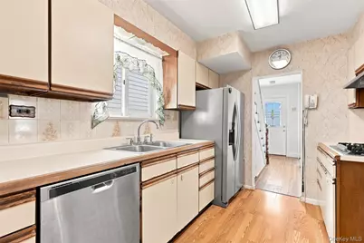 43 Northfield Avenue, Dobbs Ferry, NY 10522 - Photo 9