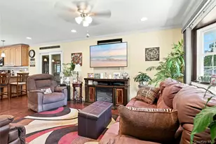 29 Sherwood Dr, Mastic Beach, NY 11951 - Photo 9