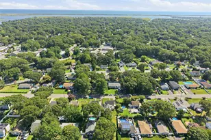 29 Sherwood Dr, Mastic Beach, NY 11951 - Photo 37