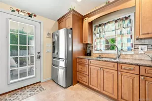 29 Sherwood Dr, Mastic Beach, NY 11951 - Photo 19
