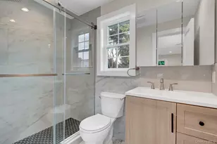 25 Sunnybrook Dr E, Oceanside, NY 11572 - Photo 13